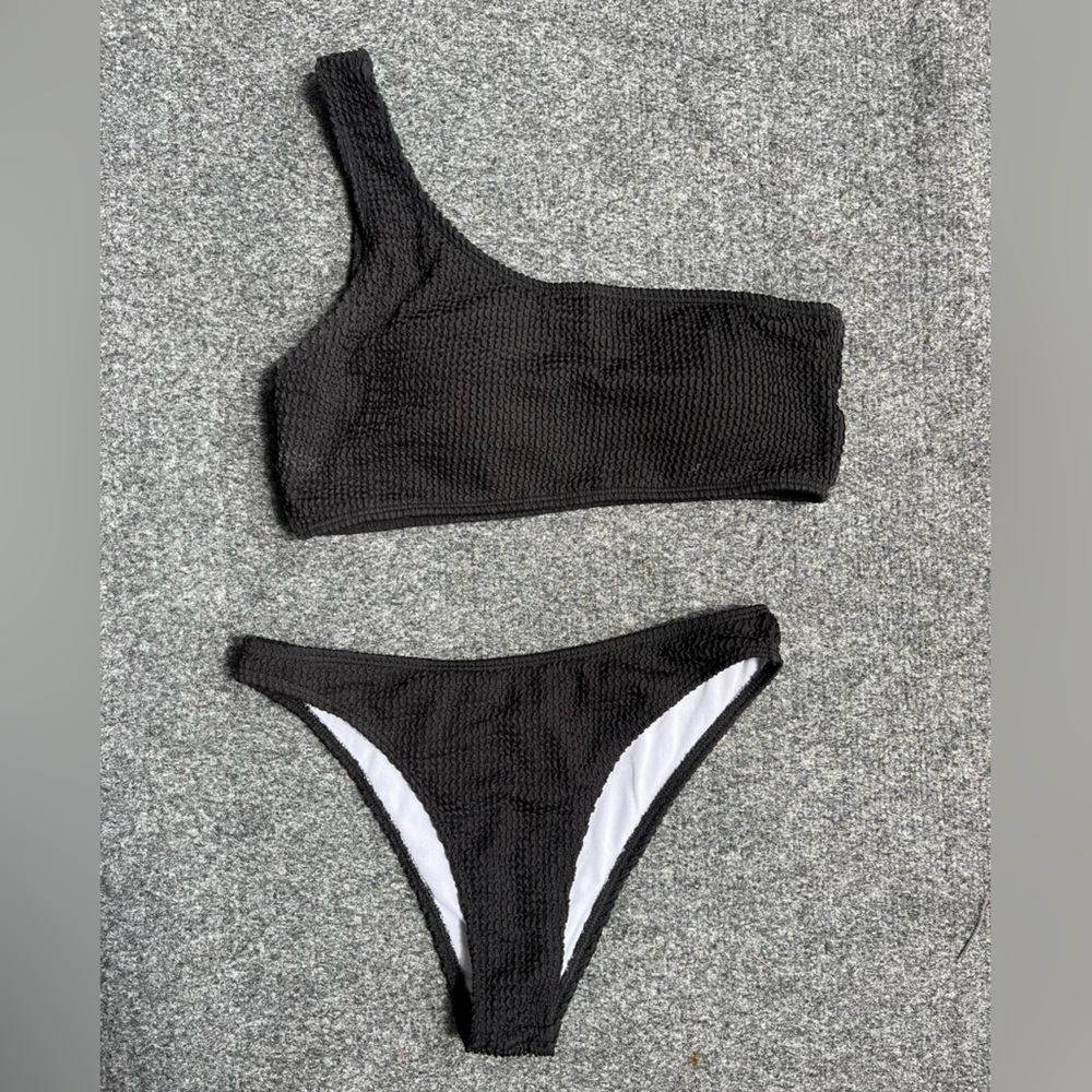 black one shoulder athleisure bikini
